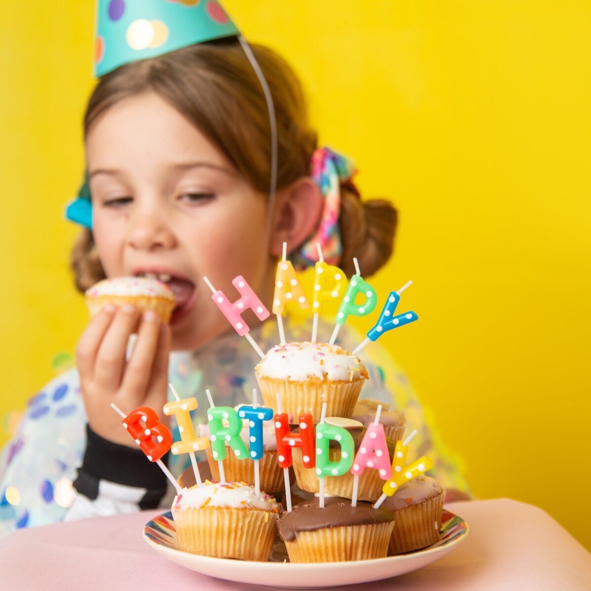 Svíčky na dort – sada „Happy Birthday“