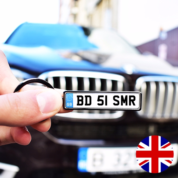 Personalizovaný přívěsek na klíče s registrační značkou z Velké Británie
