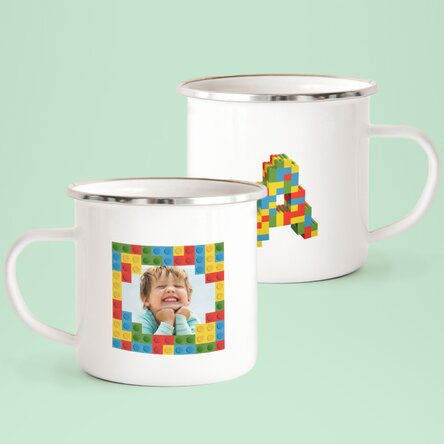 Smaltovaná hrnek s vlastní fotografií a iniciálou – Lego