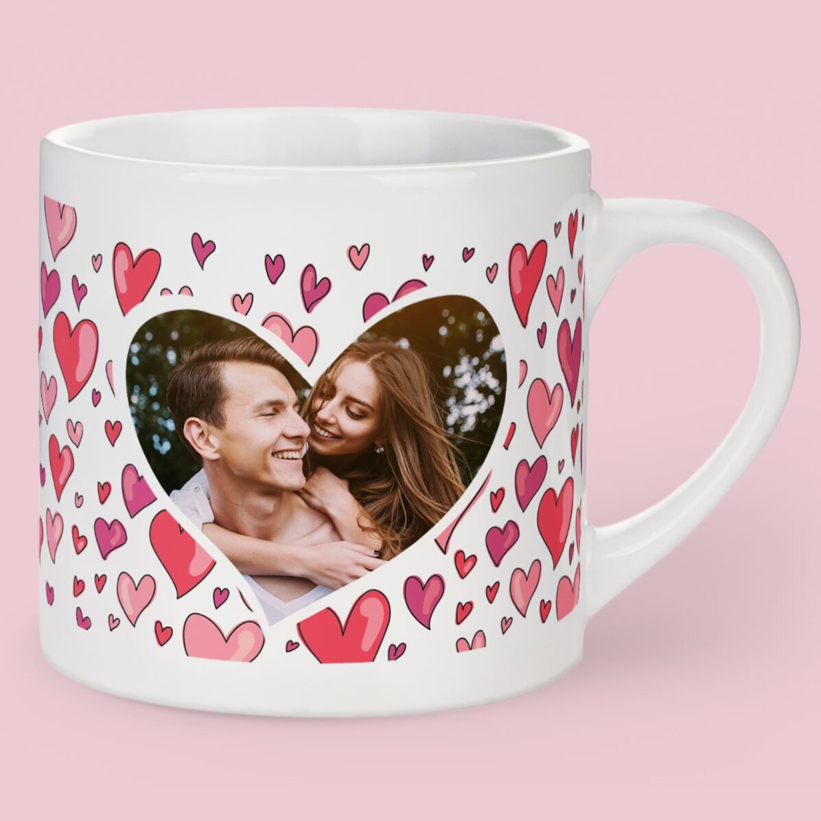 Espresso šálek ve tvaru srdíčka s obrázkem a textem