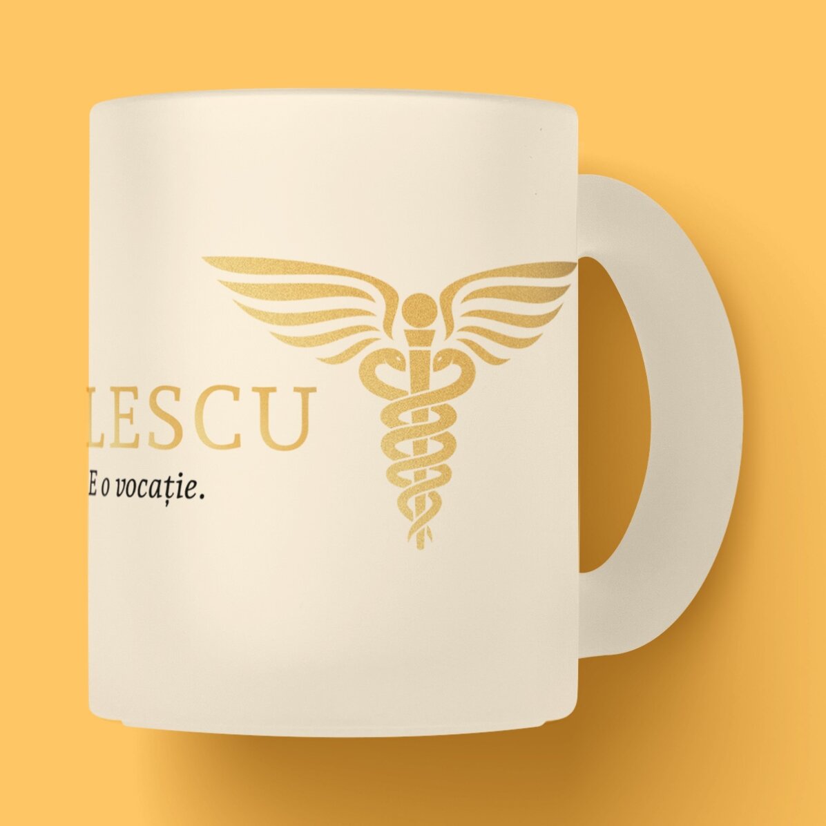 Osobně přizpůsobený hrnek s textem – Golden Doctor