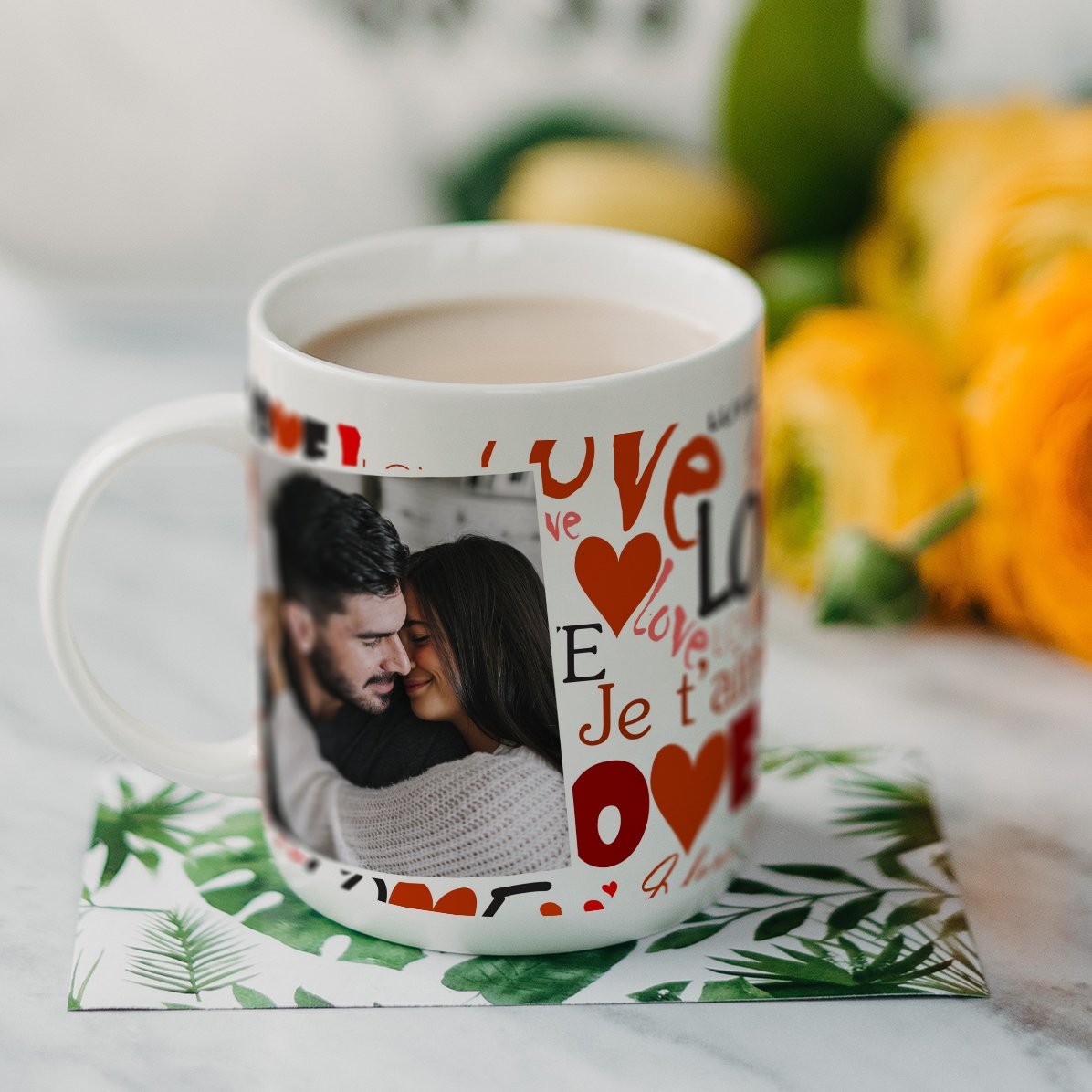 Personalizovaný hrnek s nápisem „Love“ a fotografií