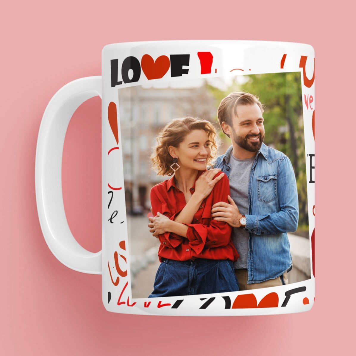 Personalizovaný hrnek s nápisem „Love“ a fotografií