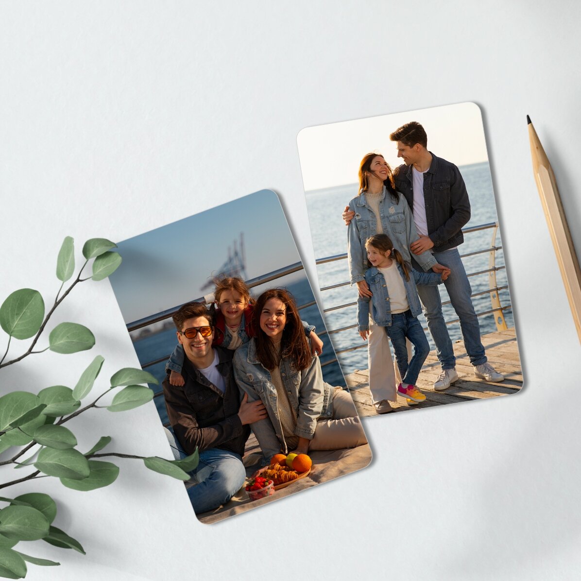 Personalizovaná hliníková karta s fotografiemi na obou stranách (na výšku)