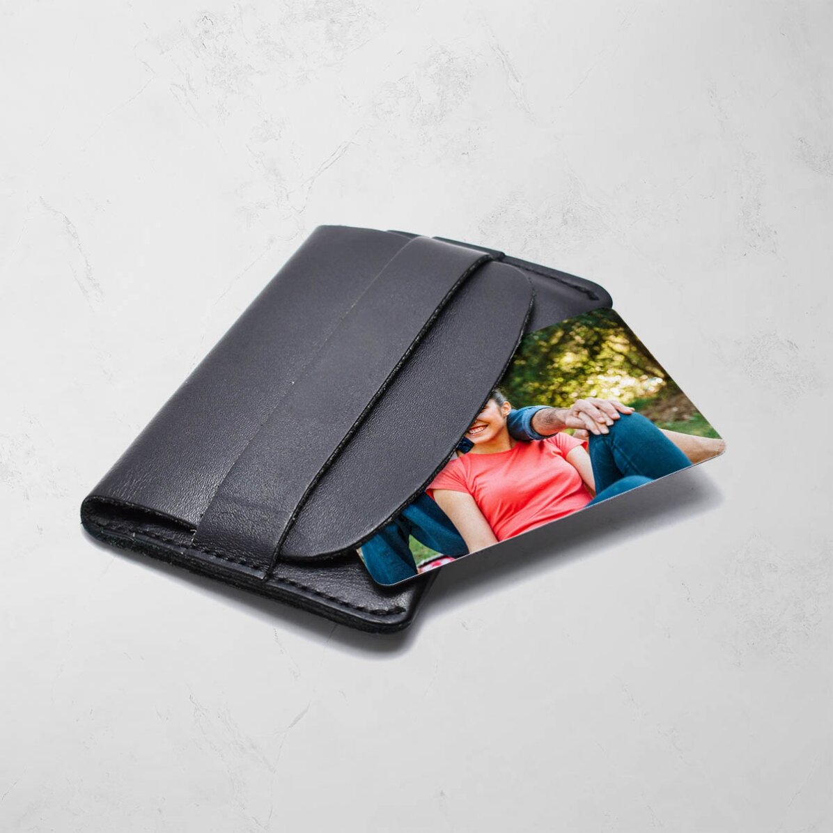Personalizovaná hliníková karta s fotografií a textem na přední i zadní straně