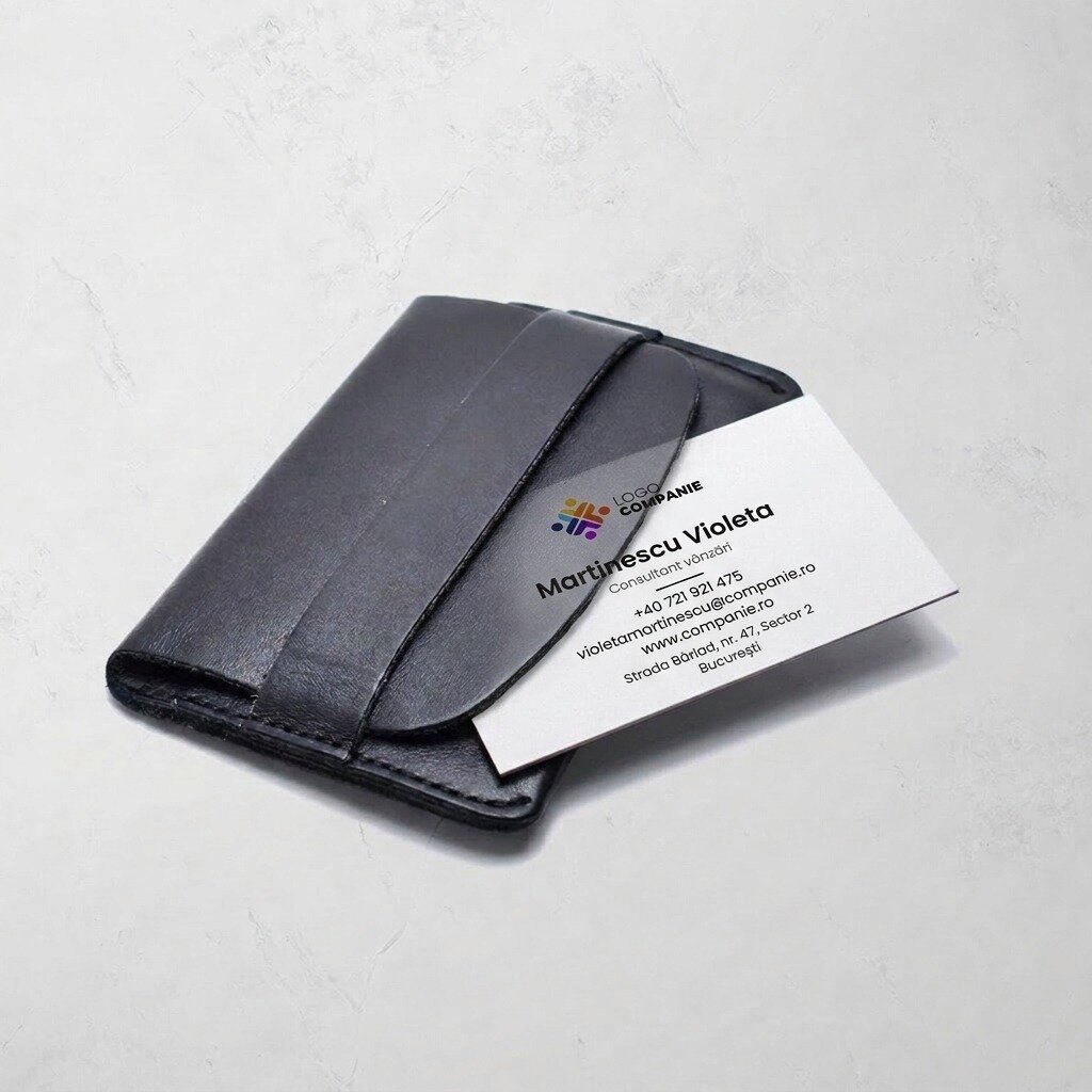 Personalizované papírové vizitky, minimalistický design, logo a QR kód