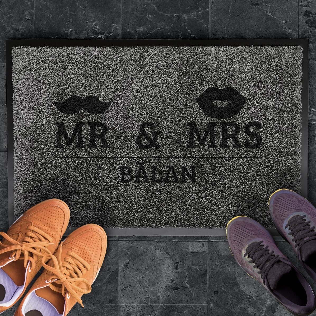 Personalizovaný koberec do předsíně – Mr & Mrs