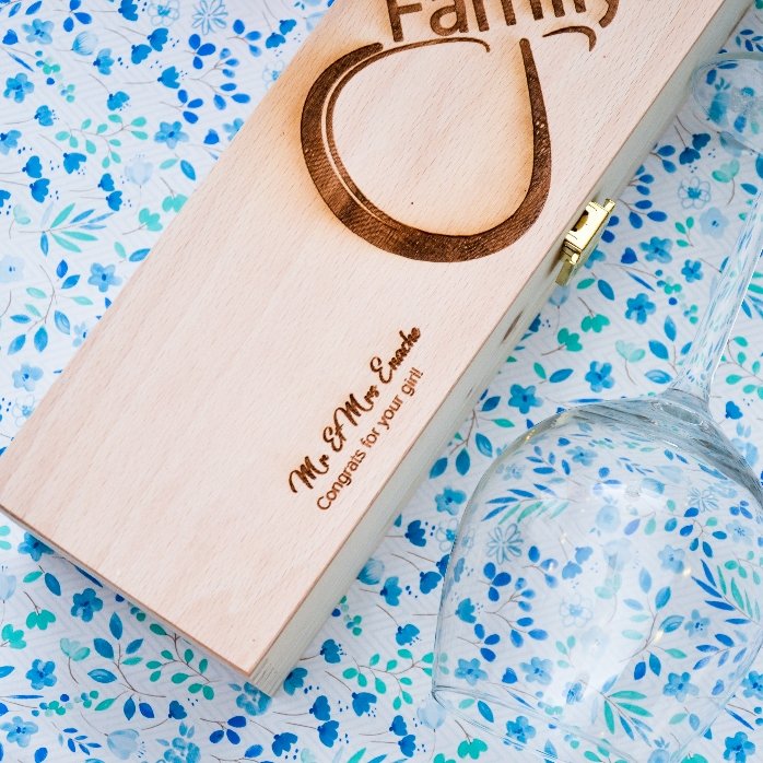 Personalizovaná krabička na víno – Infinite Family
