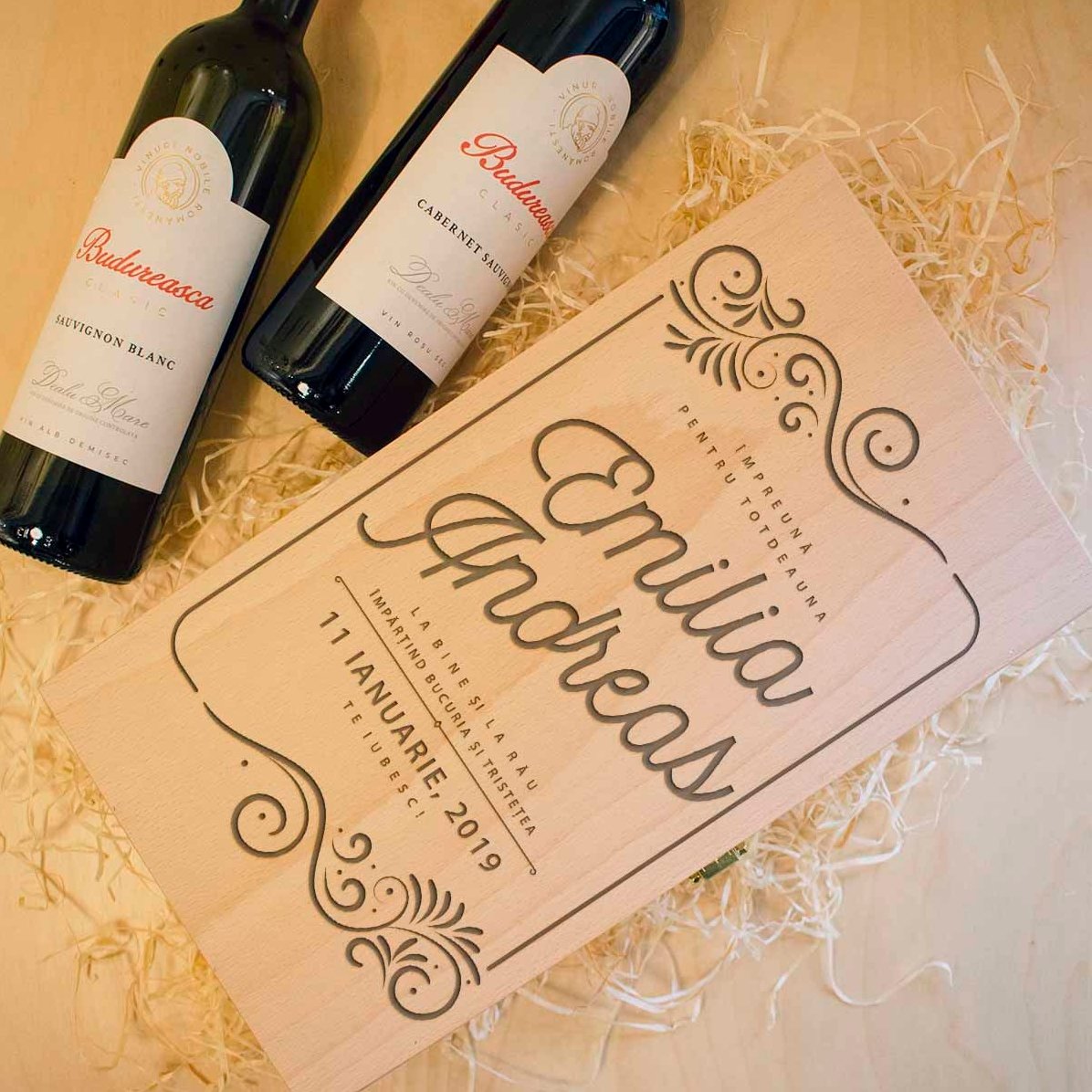 Personalised wine box for two bottles - Message for the bride and groom