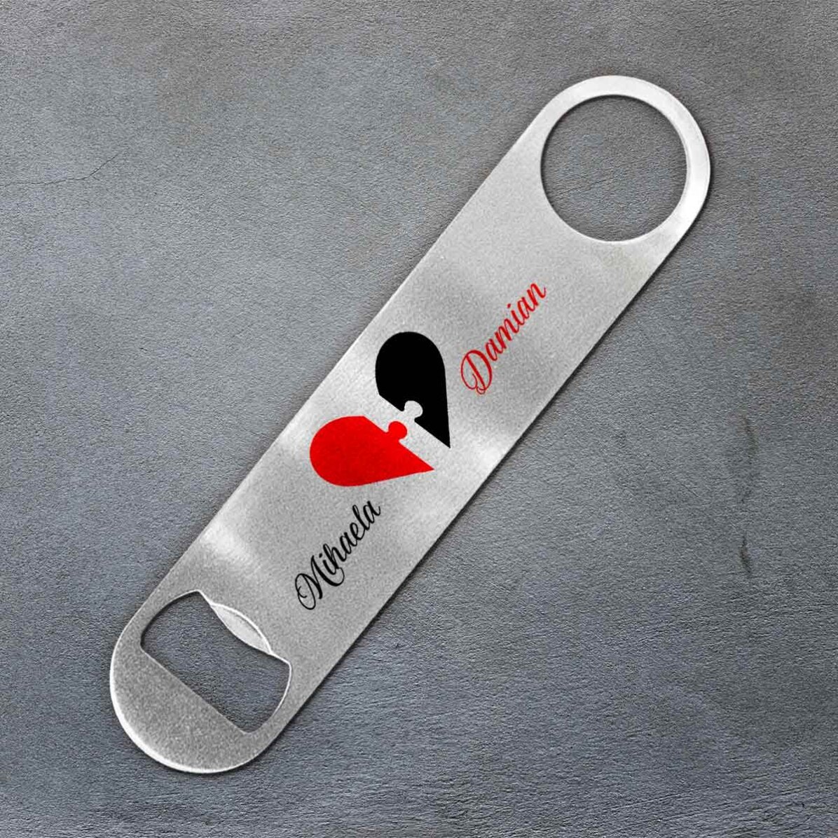 Personalizovaný otvírák na pivo s nápisem – Puzzle heart