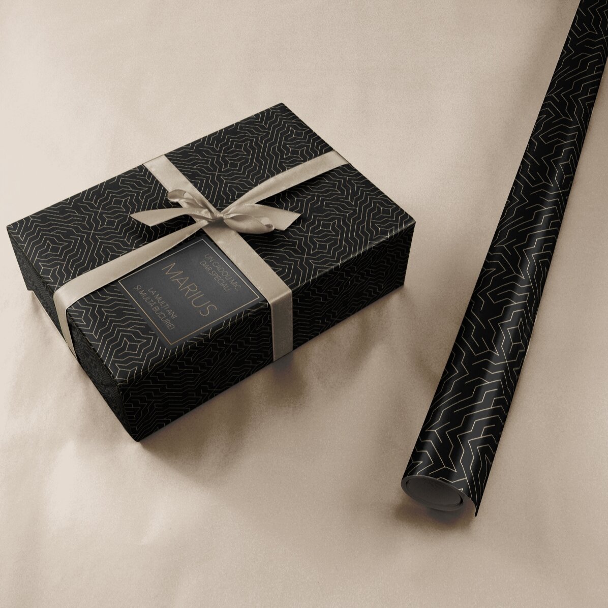 Dárkový balicí papír s vlastním textem – Black & Gold