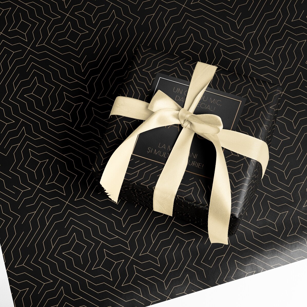 Dárkový balicí papír s vlastním textem – Black & Gold