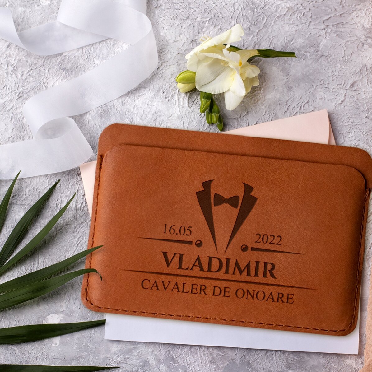 Personalised leather wallet with text - Elegant
