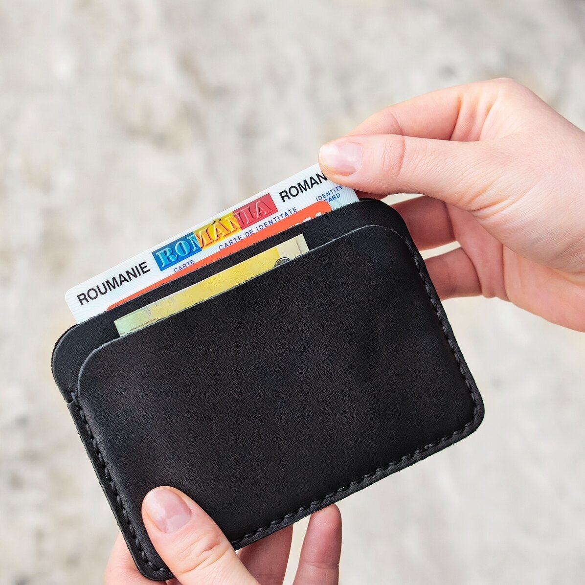 Personalised leather wallet with text - Elegant