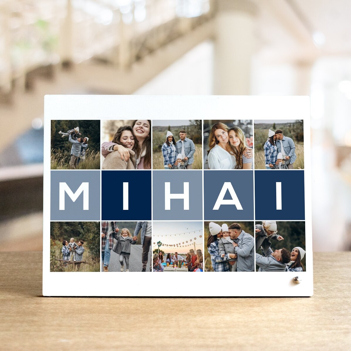 Personalizovaný stolní fotorámeček s 10 fotografiemi a jménem o 5 písmenech