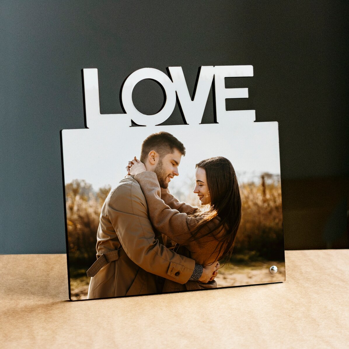 Personalizovaný stolní fotorámeček s fotografií – model LOVE