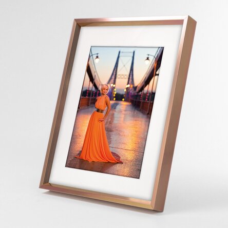 Photo frame with a 20x25 cm photo