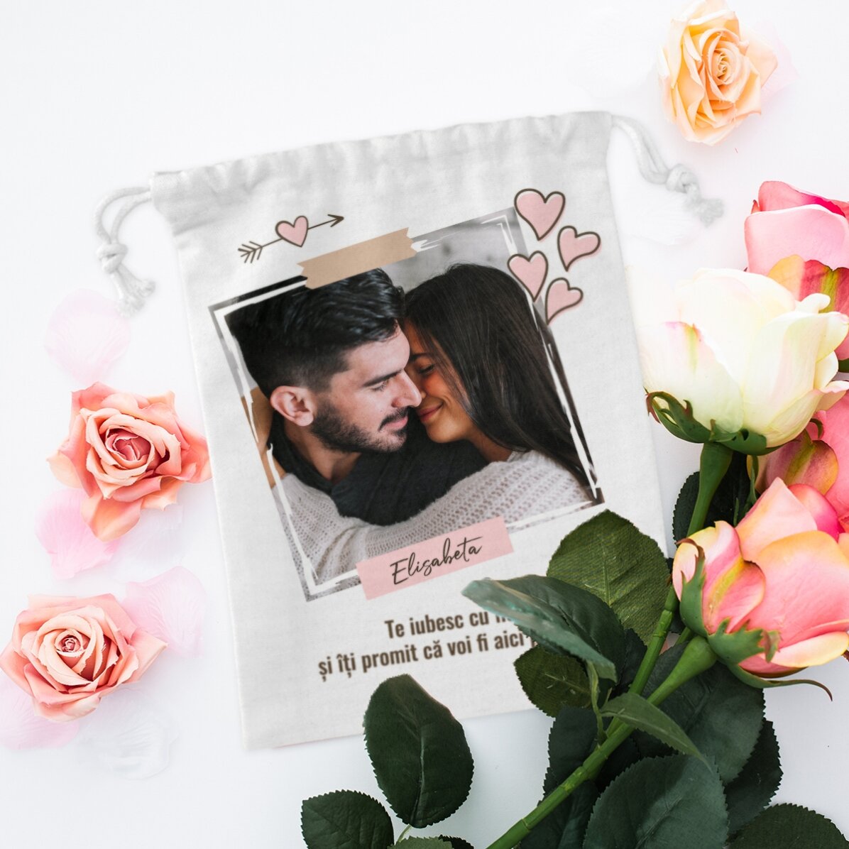 Malý dárkový sáček s vlastní fotografií a textem – In love