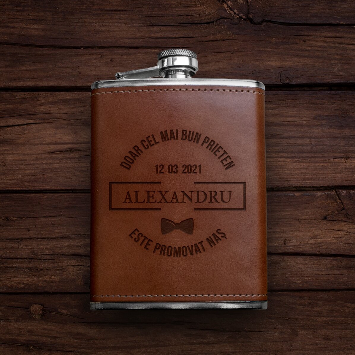 Pocket flask covered in leather, personalised with text