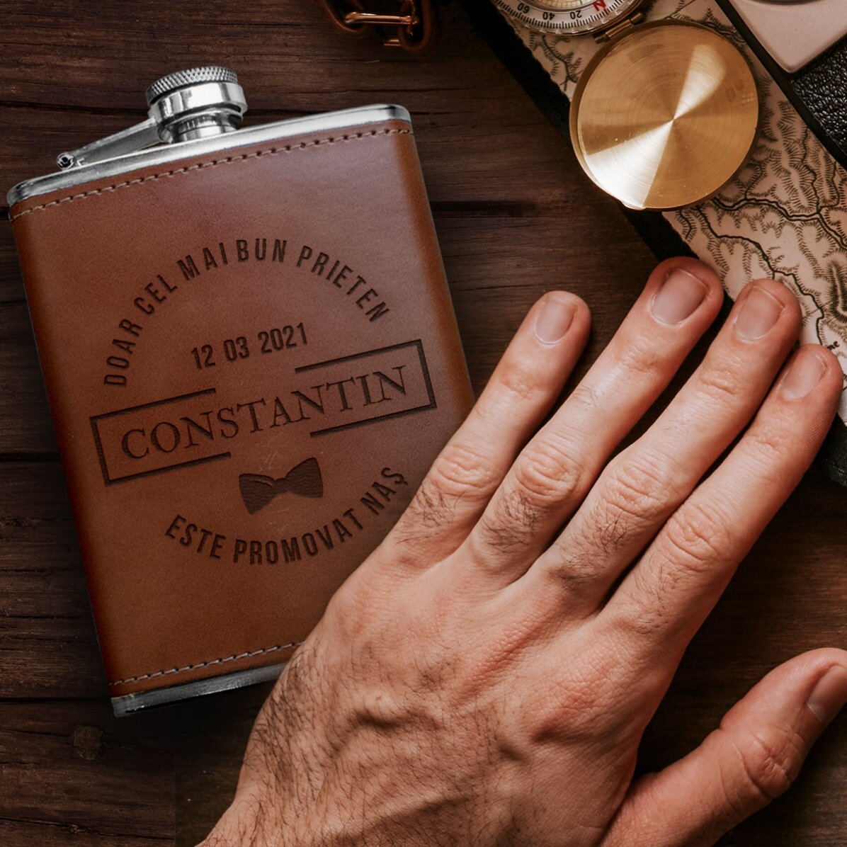 Pocket flask covered in leather, personalised with text