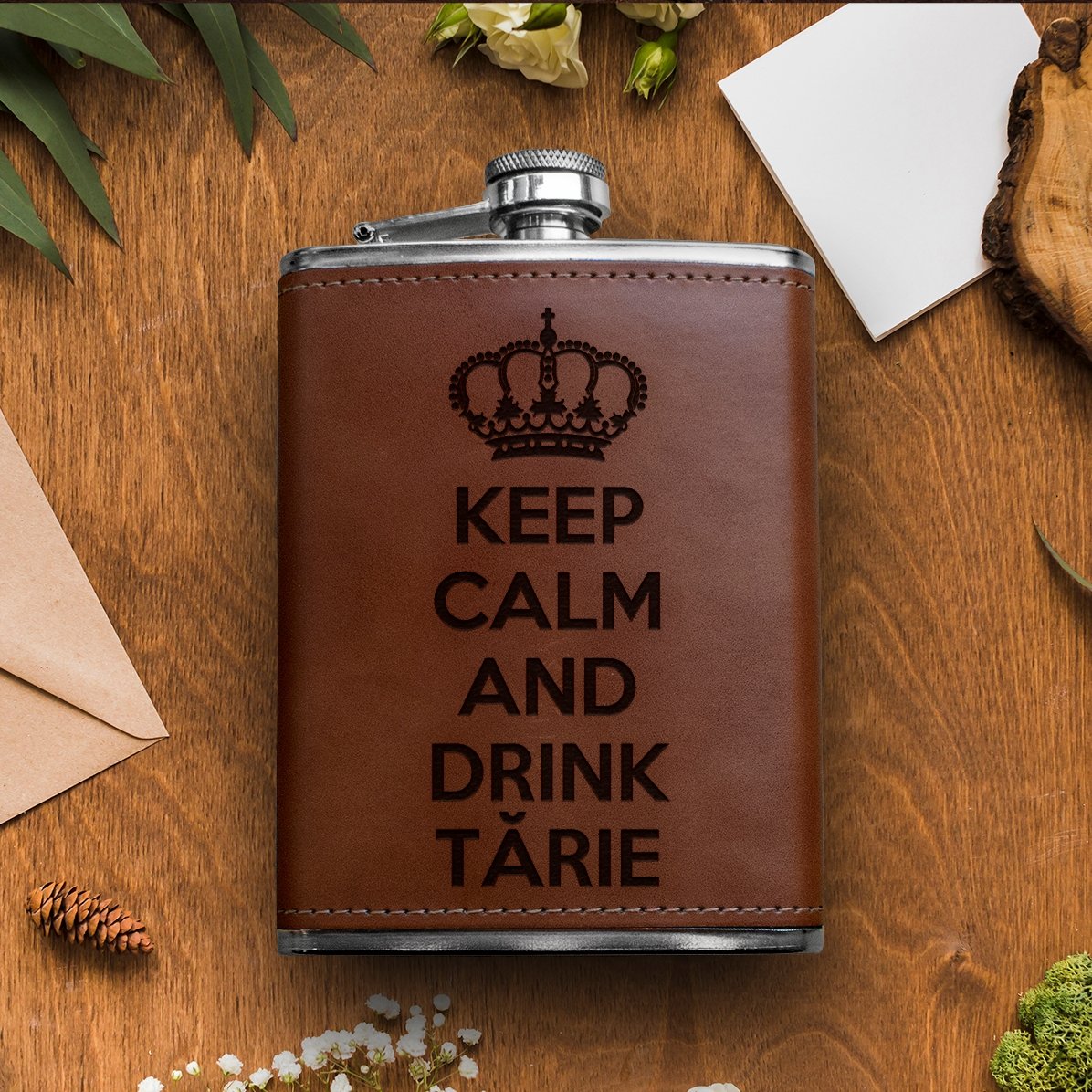Personalizovaná kapesní sklenička potažená kůží – Keep Calm