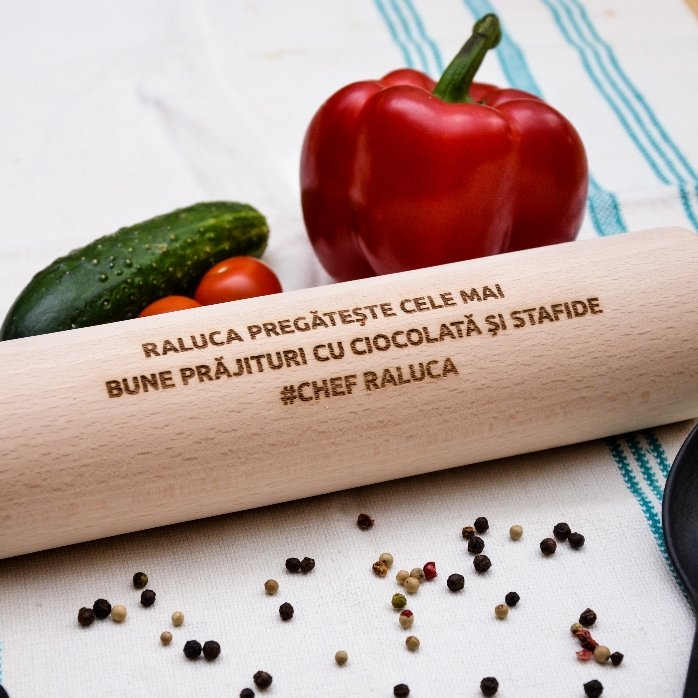 Dřevěný sušák na prádlo s vlastním nápisem