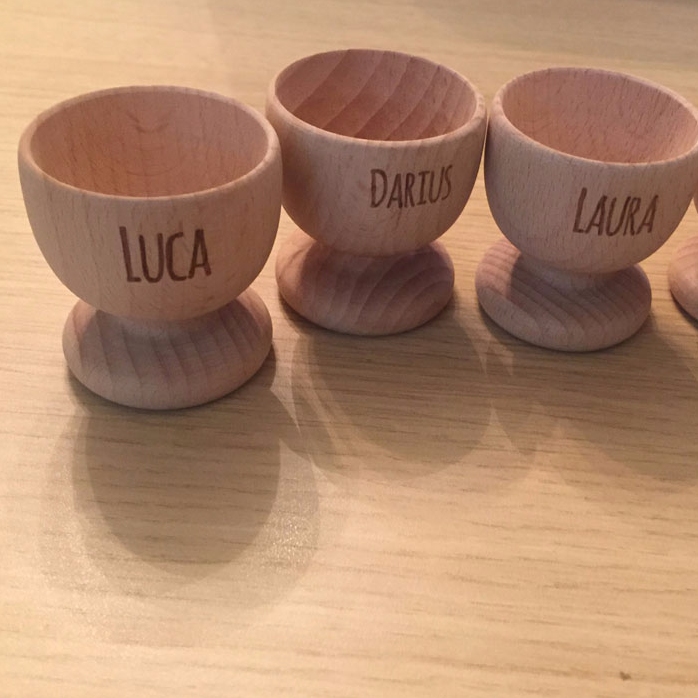 Personalizovaný držák na vejce pro páry