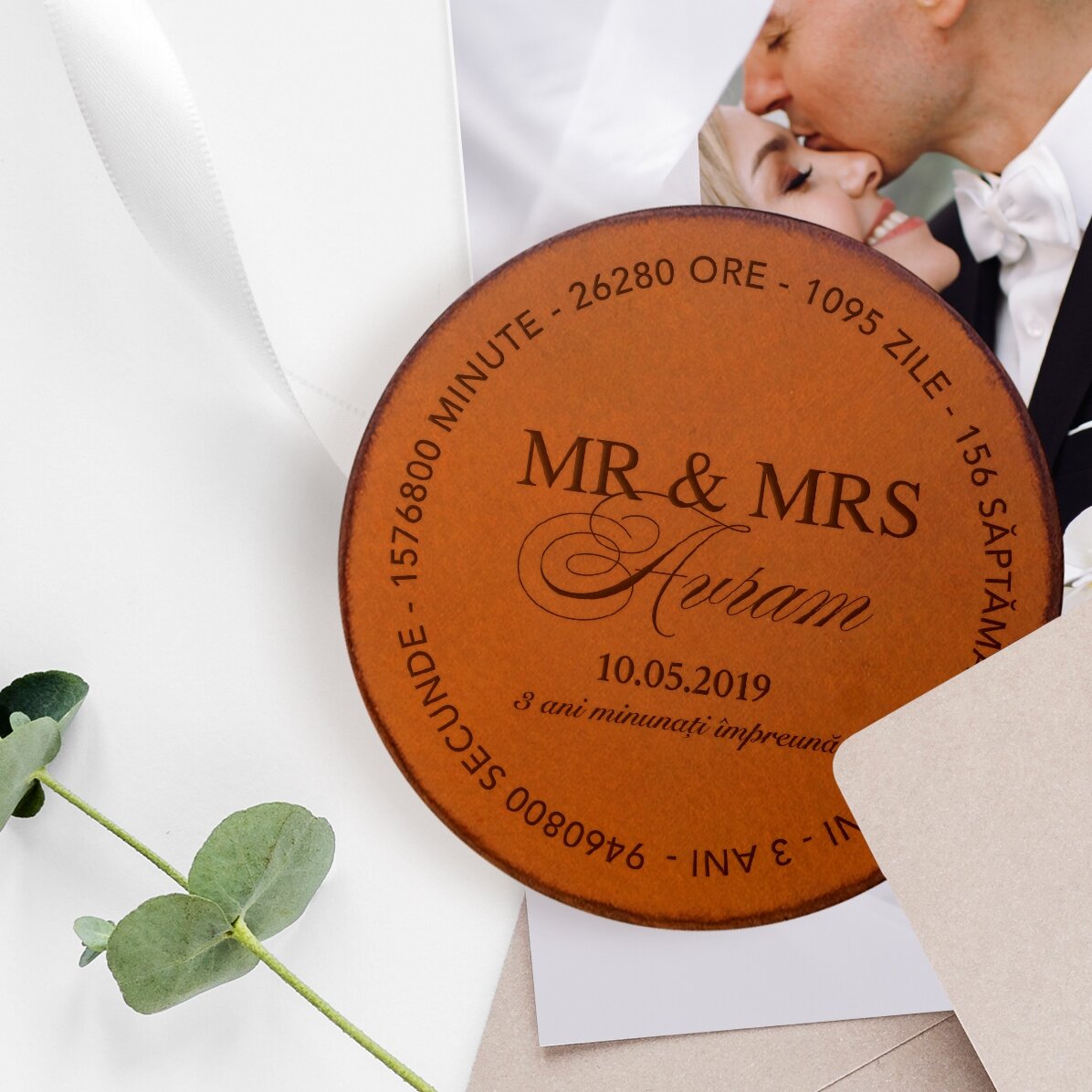 Kožený podtácek s vlastním nápisem – Mr & Mrs