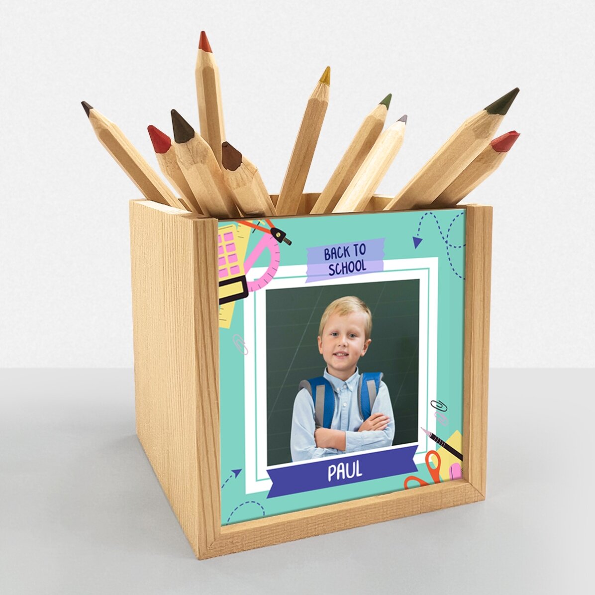 Personalizovaný stojánek na tužky s fotografií a textem – Zpátky do školy