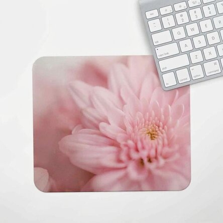 Personalizovaná podložka pod myš s květinovým motivem