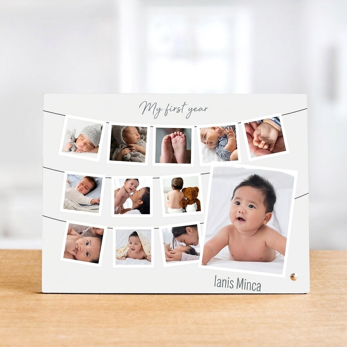 Personalizovaný stolní fotorámeček s 12 fotografiemi a textem – Můj první rok