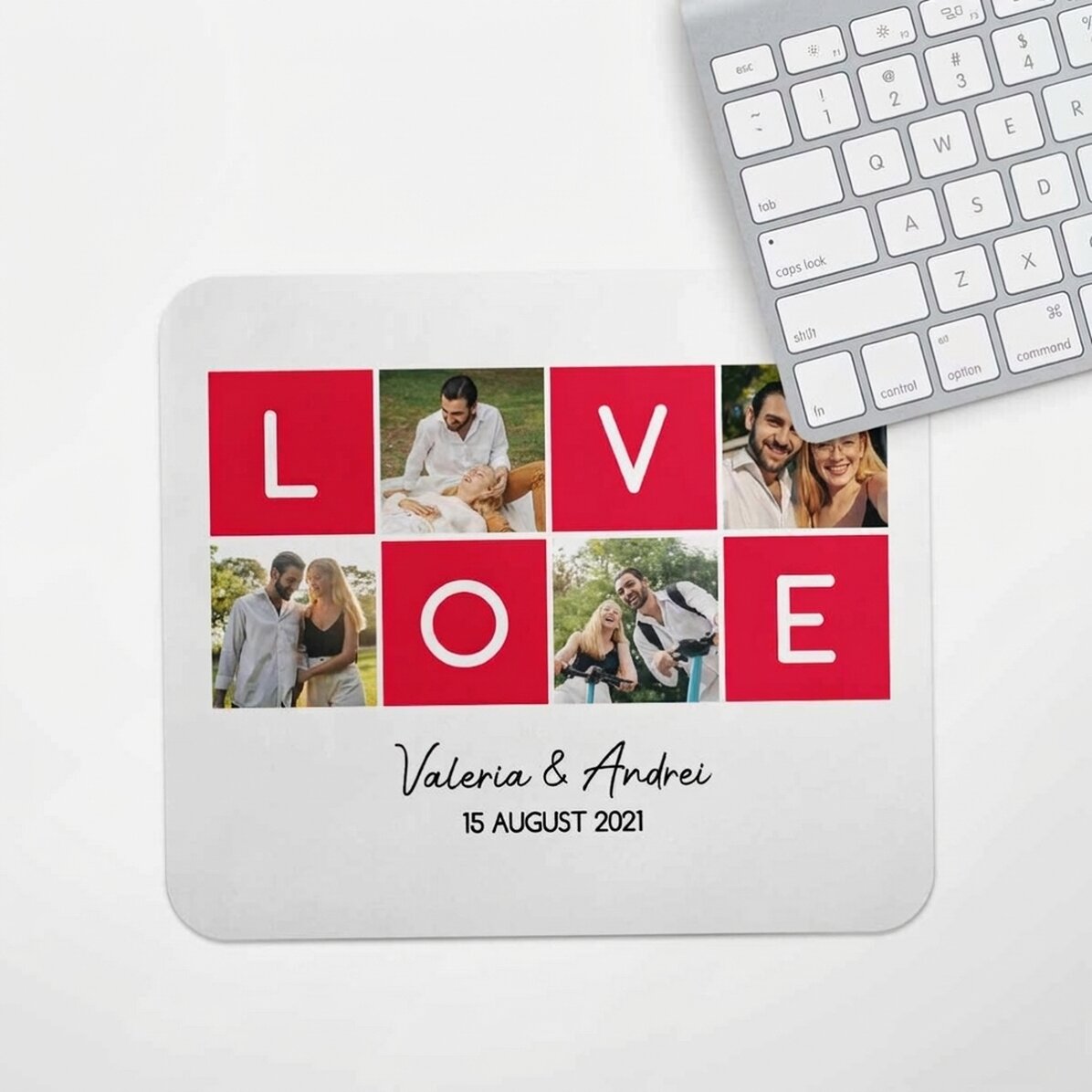Personalizovaná podložka pod myš se 4 fotografiemi a textem – LOVE