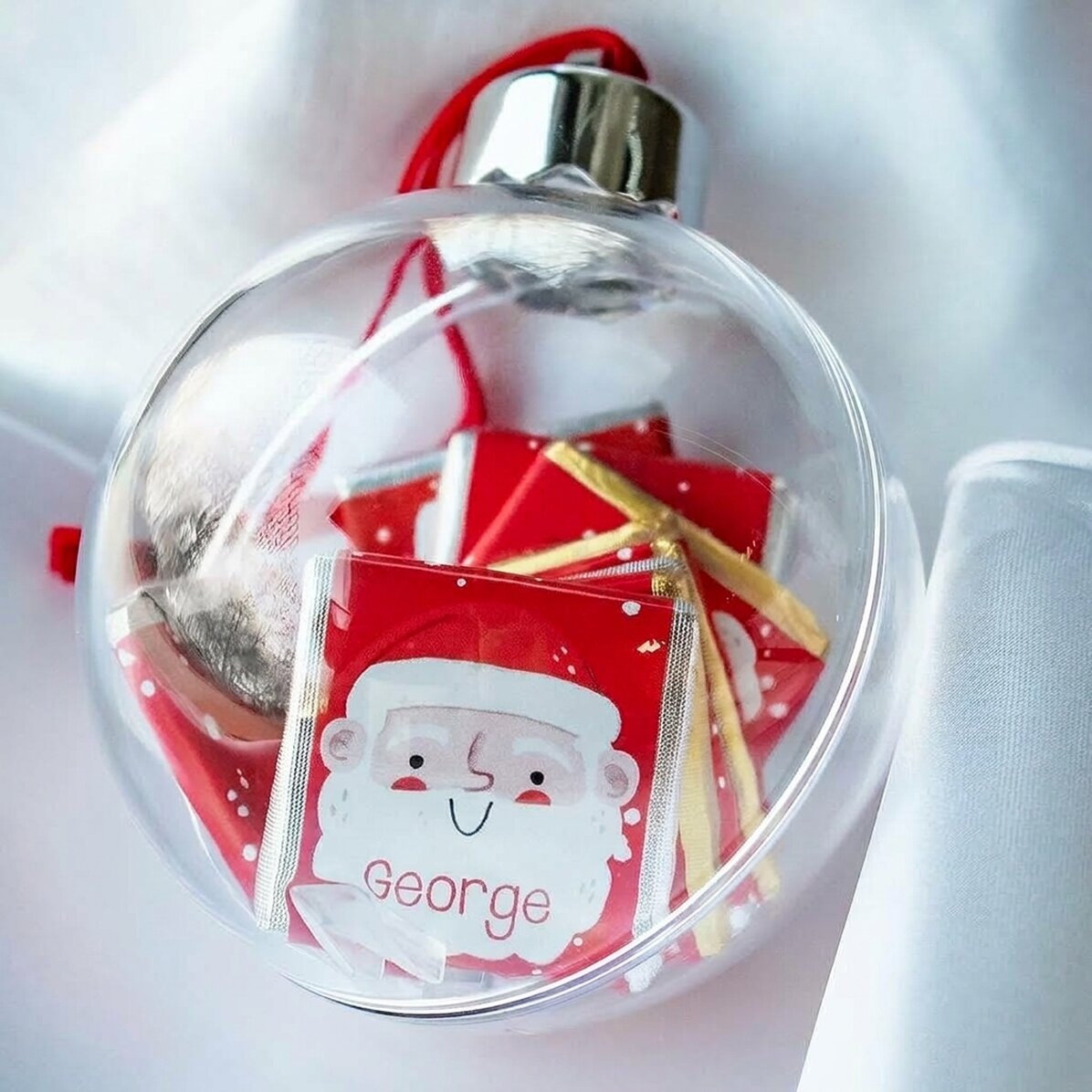 Koule s 10 mini čokoládkami s osobním věnováním – Santa Claus