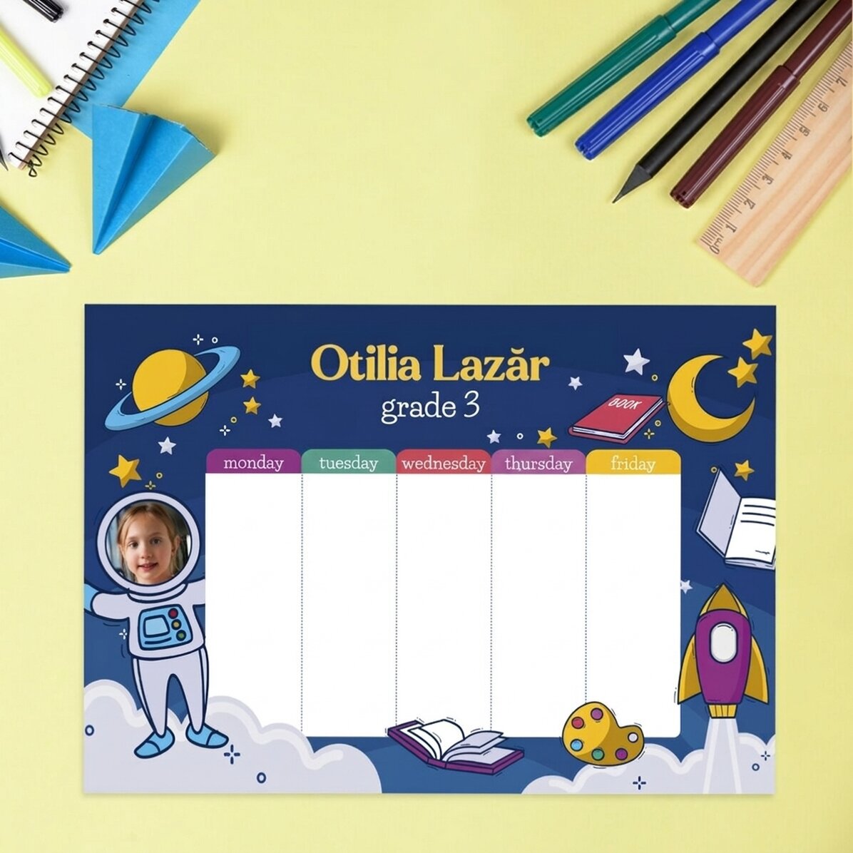 Personalizovaný rozvrh s fotografií a textem – Astronaut