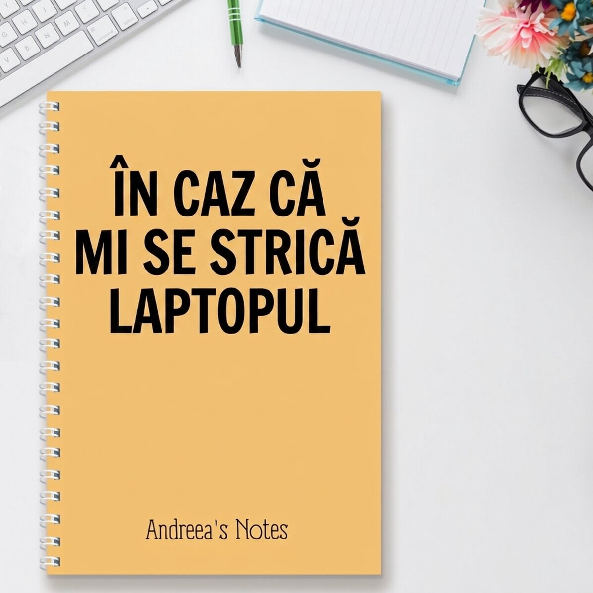 Notebook s vlastním textem – Broken Laptop
