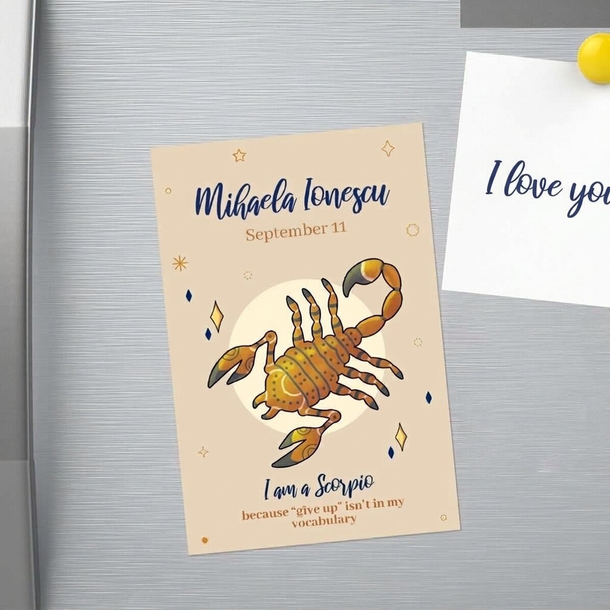 Magnet 10 × 15 cm s vlastním textem – znamení Štír