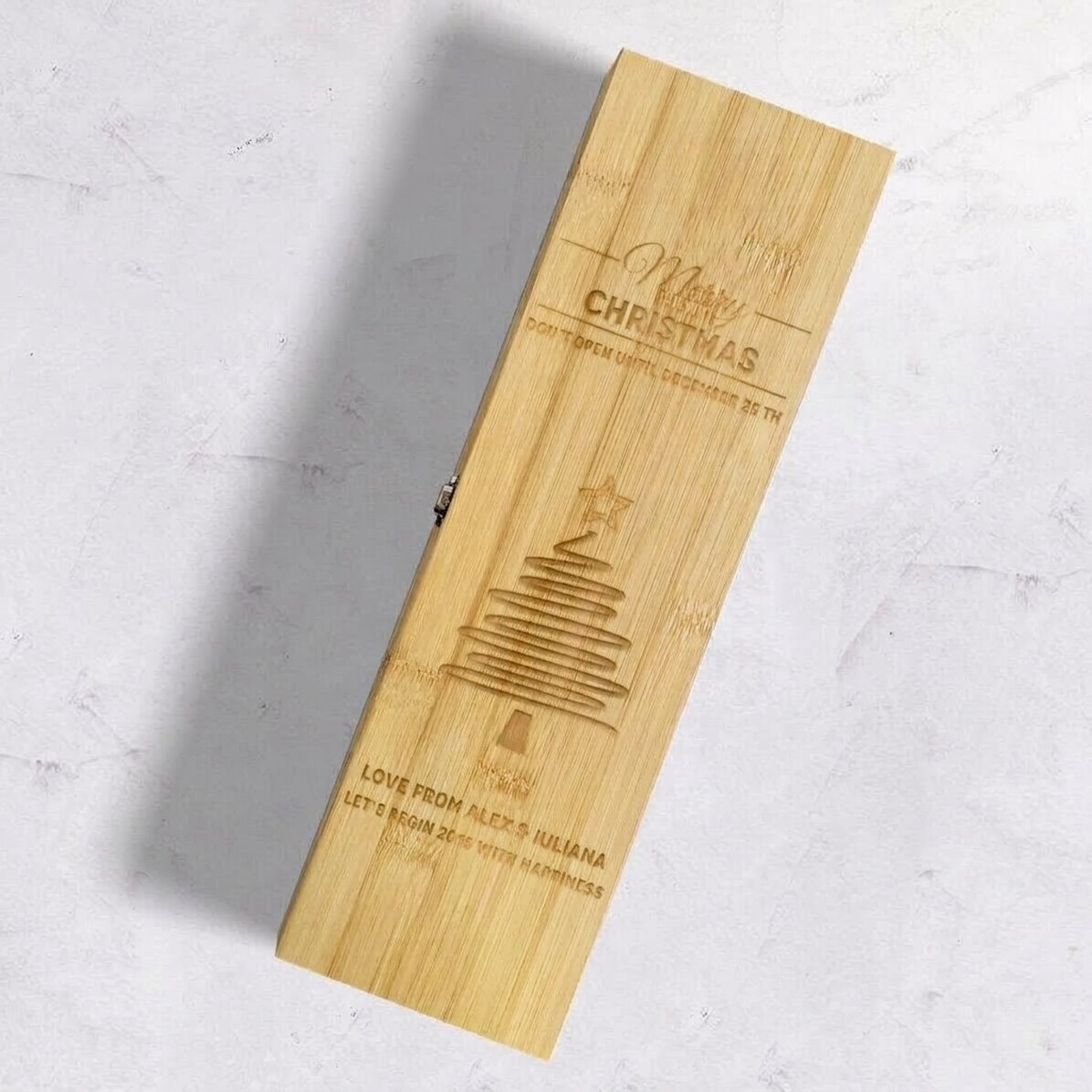 Bambusová krabička na víno s příslušenstvím, personalizovaná vzkazem – Star Christmas Tree