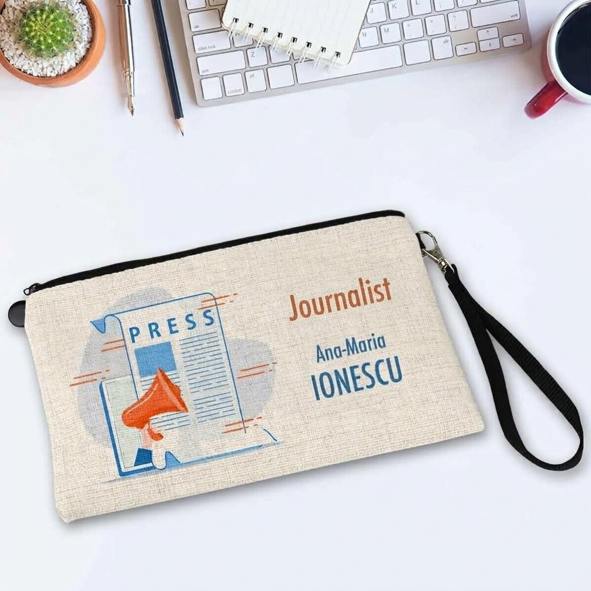 Sada příslušenství s osobním nápisem pro novináře