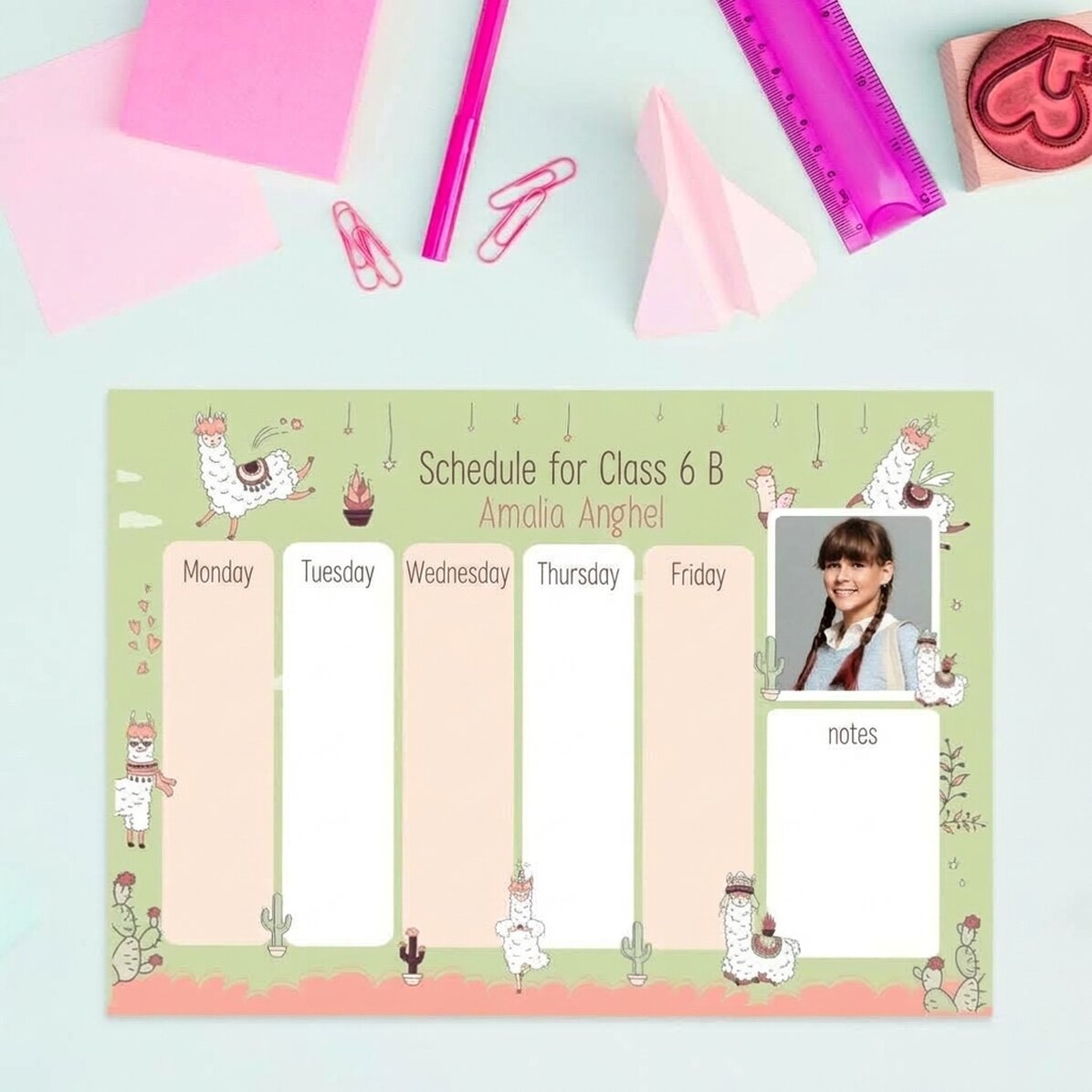 Personalizovaný rozvrh s textem a fotkou – Llama