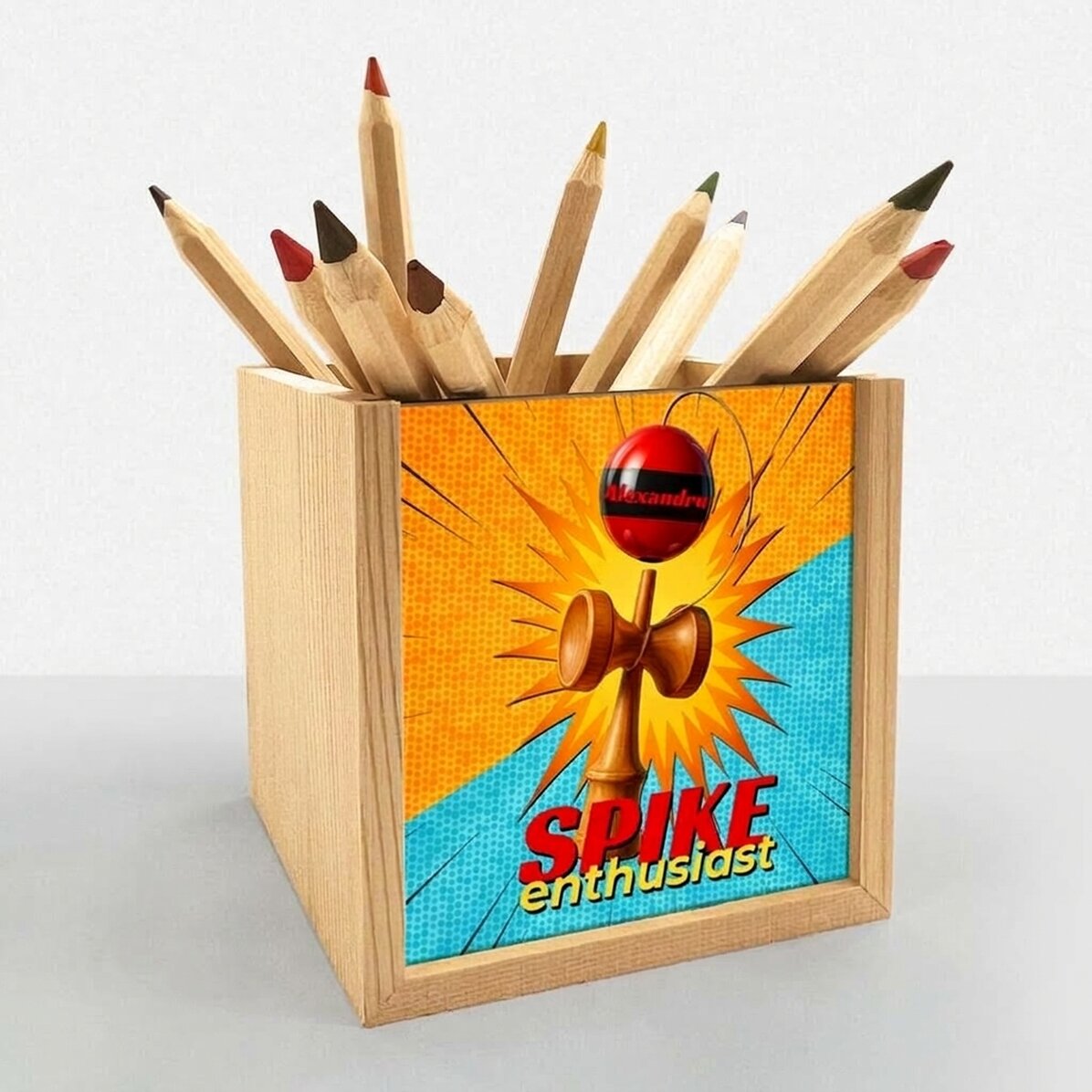 Personalizovaný stojánek na tužky s nápisem – Spike Enthusiast