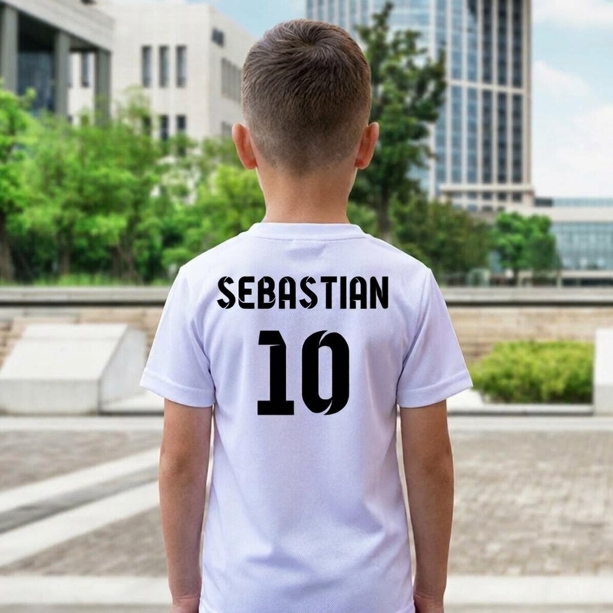 Dětské sportovní tričko s personalizovaným jménem a číslem na zádech – fotbalový model