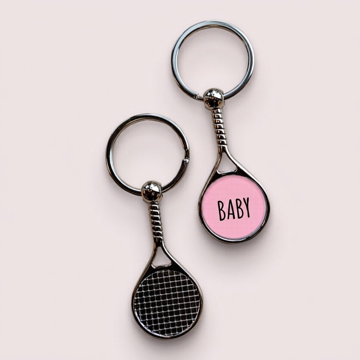 Personalizovaný přívěsek na klíče s nápisem – Baby