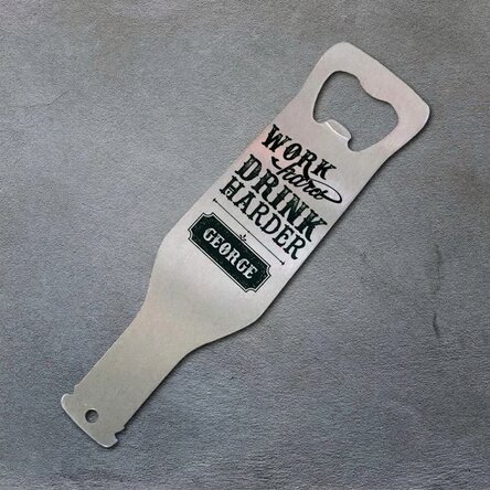 Personalizovaný otvírák na pivo – Work Hard, Drink Harder