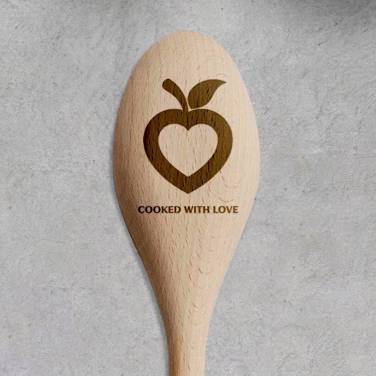 Dřevěná lžíce s osobním věnováním – Cooked with love
