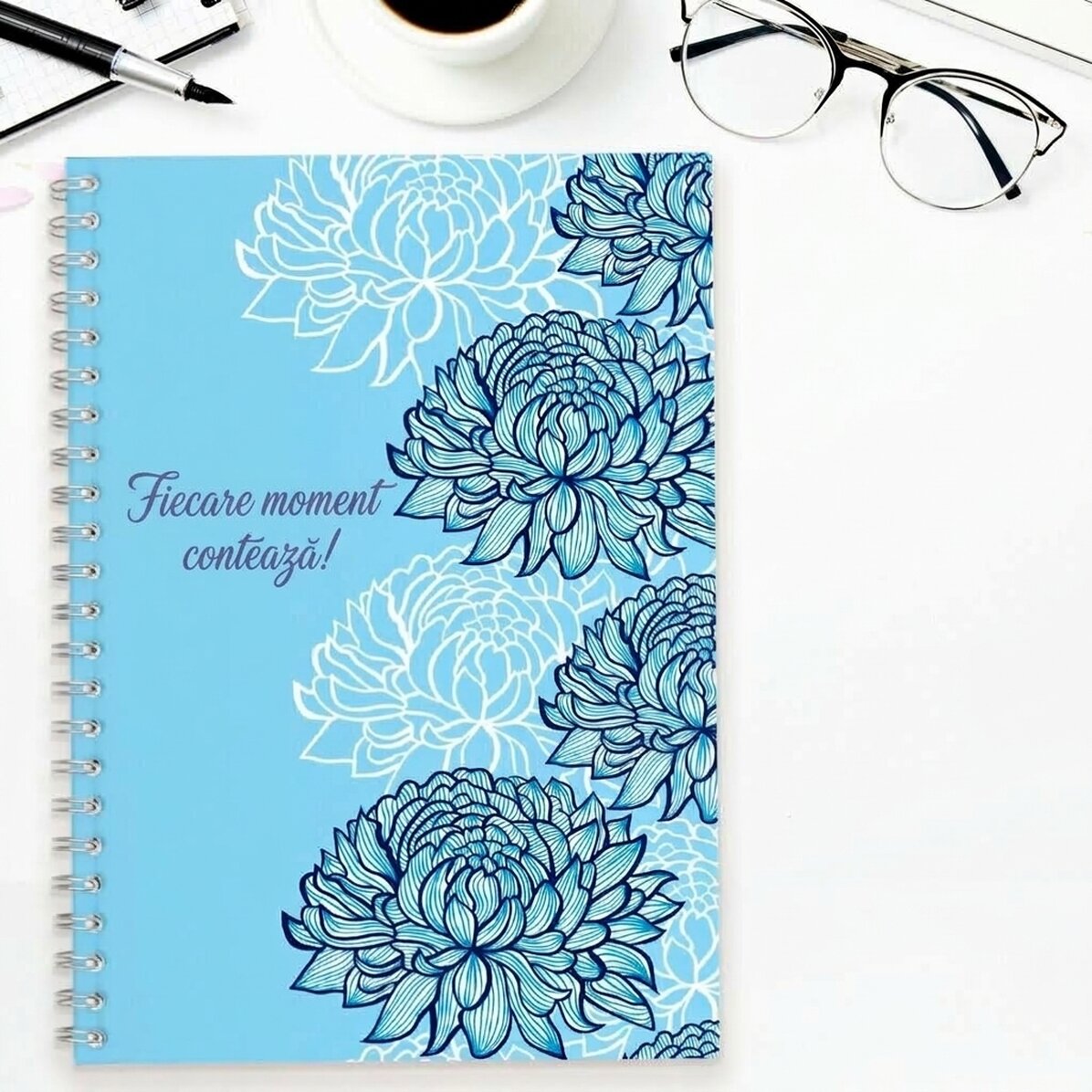 Notebook s vlastním textem – Every moment matters!