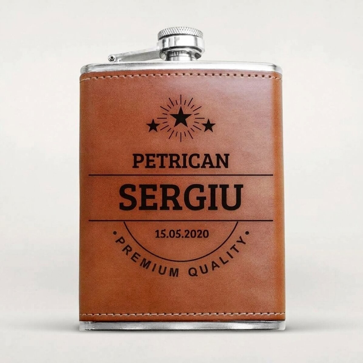 Personalizovaná kapesní sklenička potažená kůží s jménem