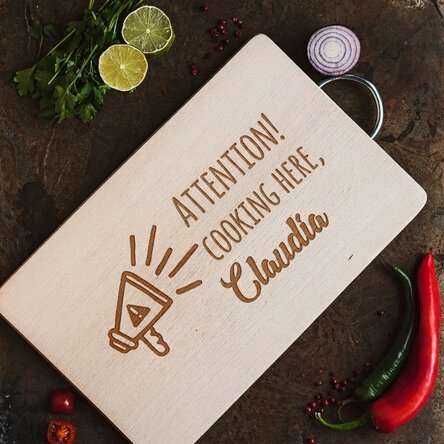 Customised chopping board - Attention, cooking in progress...