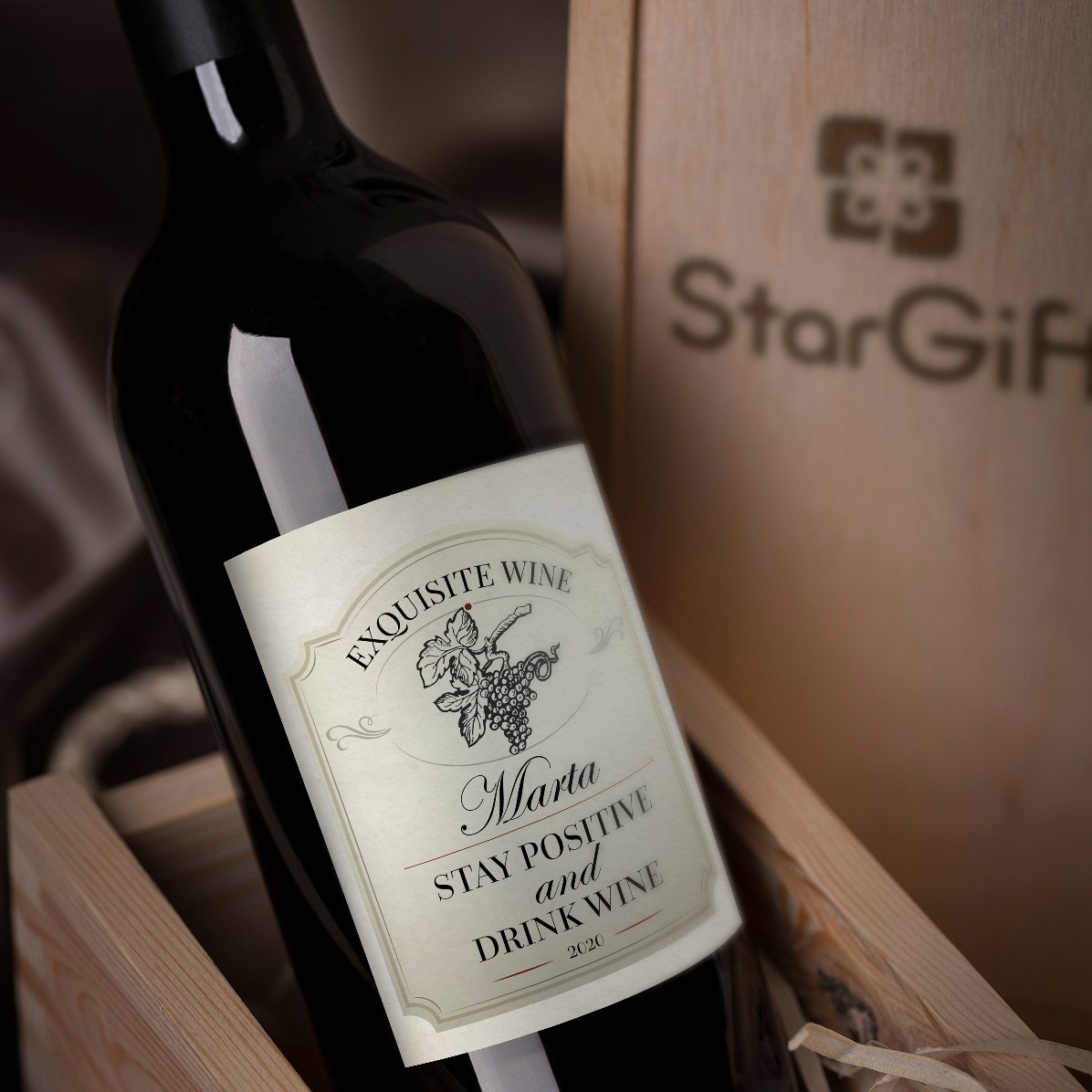 Víno s vlastním textem – Stay positive and drink wine